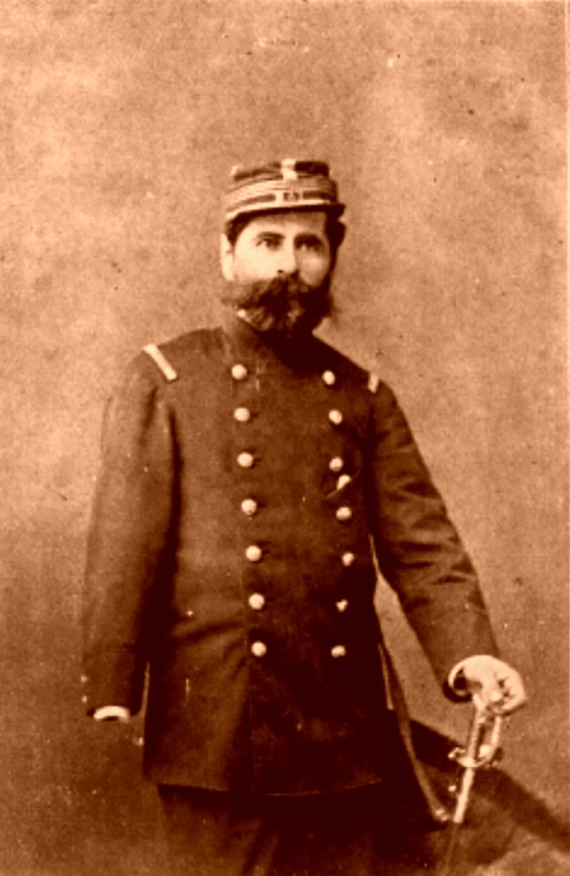 Capitán Cruz Daniel Ramírez Participó en el bombardeo de Antofagasta, la toma de Pisagua y la batalla de Dolores, donde fue herido gravemente perdiendo la mano y parte del brazo derecho.